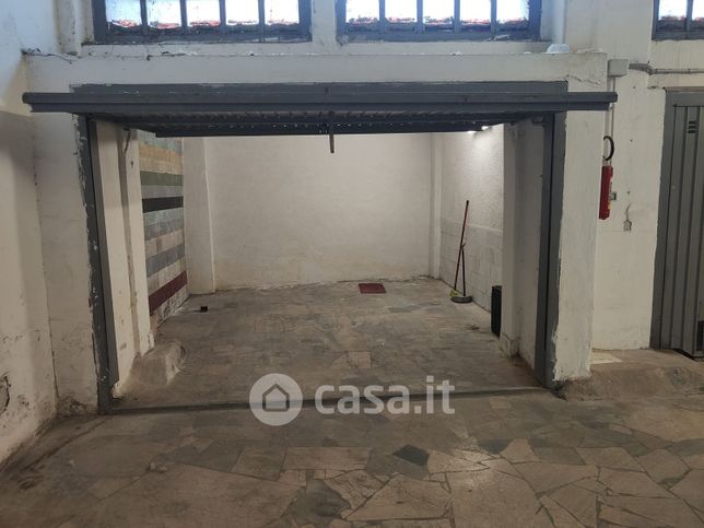 Box/posto auto in residenziale in Via Luigi Balestra 13