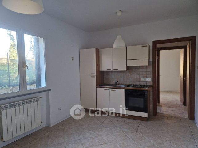 Casa indipendente in residenziale in Via Piastroni