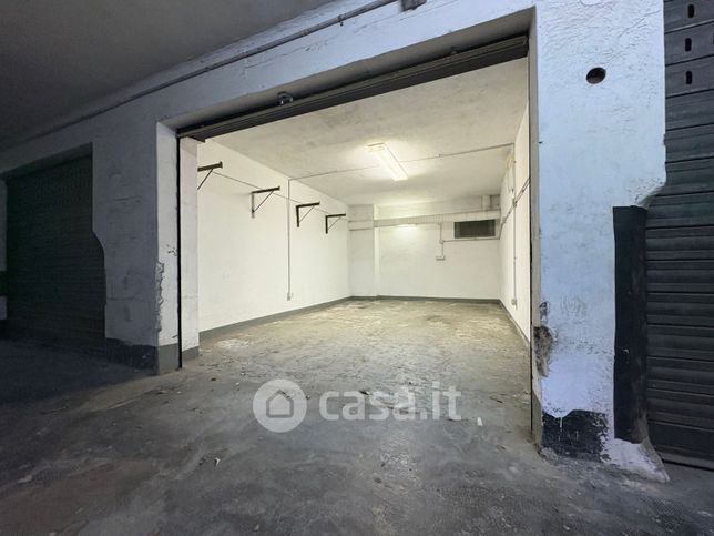 Box/posto auto in residenziale in Via Marco Giuseppe Compagnoni 35
