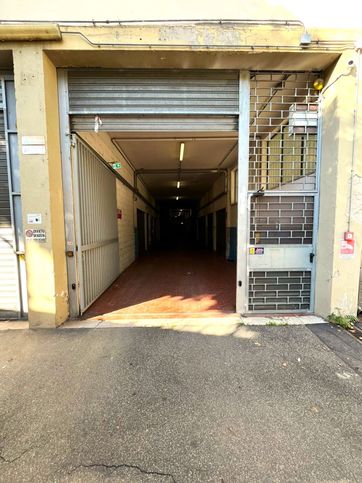 Garage/posto auto in residenziale in Via della Villa Demidoff 72