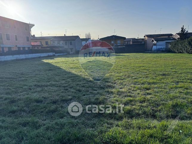 Terreno edificabile in residenziale in Via Ragazzi del '99