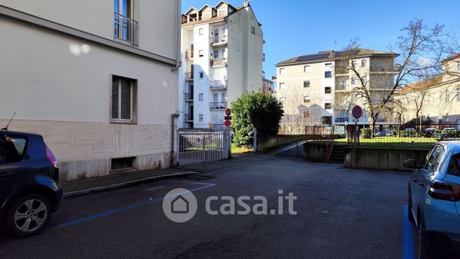 Box/posto auto in residenziale in Via IX Reggimento Bersaglieri