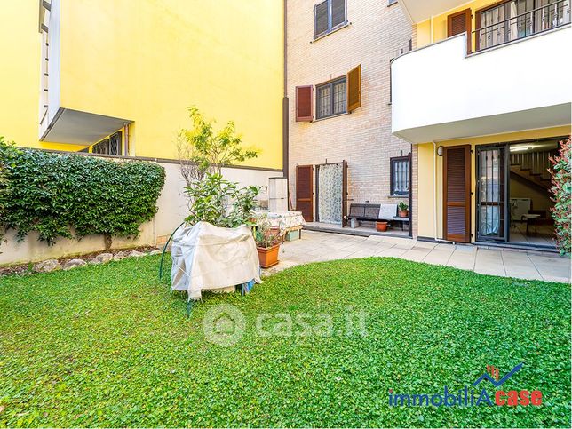 Appartamento in residenziale in Via Mario Greppi 1