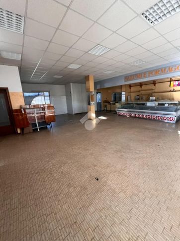 Capannone in commerciale in Via Sant'Anna 20