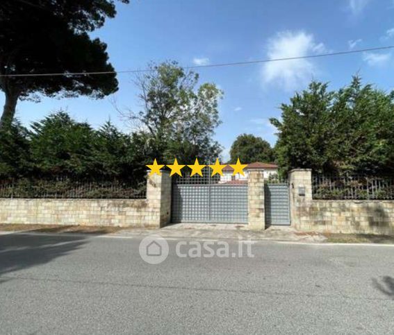 Appartamento in residenziale in Via dei Pioppi