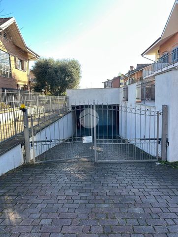 Garage/posto auto in residenziale in Via Cesare Pavese 17