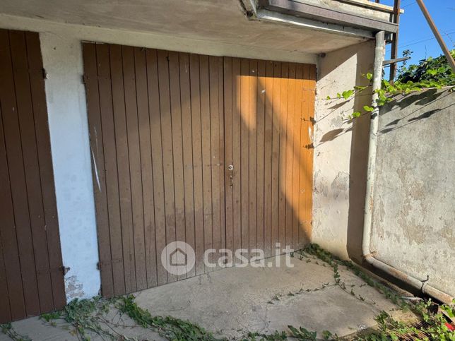 Box/posto auto in residenziale in Strada Statale 64 Porrettana 160