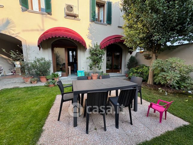 Casa indipendente in residenziale in Via Stazione