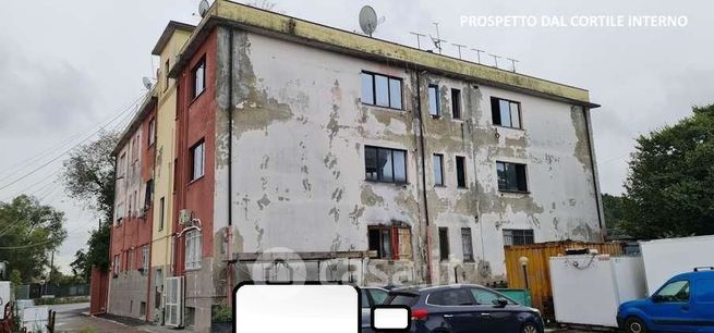 Ufficio in commerciale in Via Trento 106