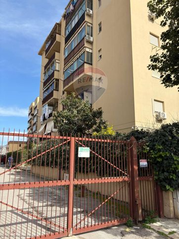 Appartamento in residenziale in Via Scaglione Pietro 95