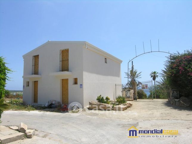 Casa indipendente in residenziale in 