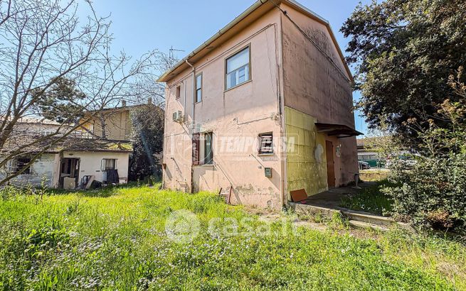Casa indipendente in residenziale in Via Tevere 2