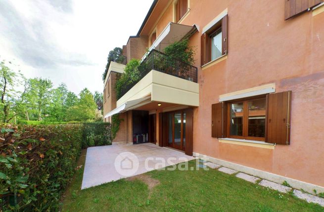 Appartamento in residenziale in Vicolo Giacomo Zanella 4 a