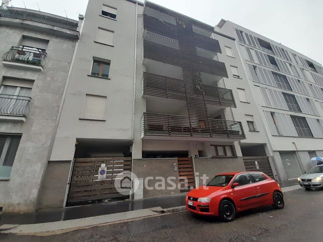 Garage/posto auto in residenziale in Via Privata Metauro 10