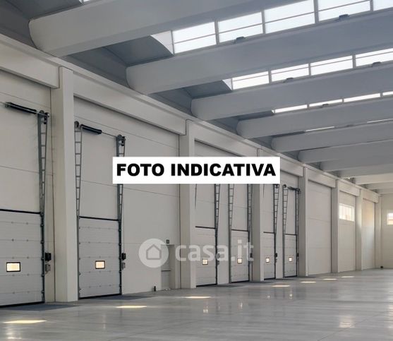 Capannone in commerciale in Via Piemonte