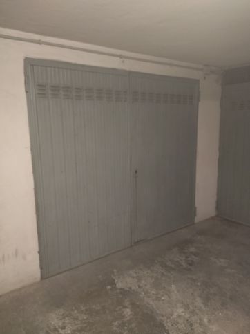 Box/posto auto in residenziale in Piazza Turati 4