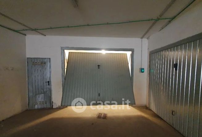 Garage/posto auto in residenziale in Viale Pietro Nenni