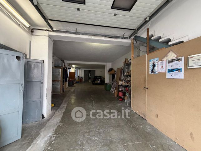 Capannone in commerciale in Via Filippo Corridoni 14
