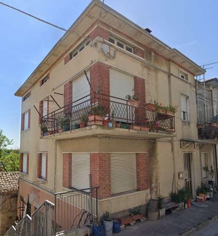 Casa bi/trifamiliare in residenziale in Via Dante Alighieri