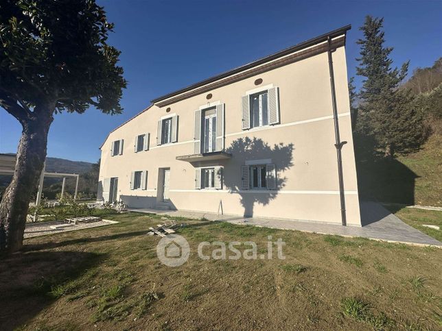 Casa bi/trifamiliare in residenziale in Via Pieve a Celle