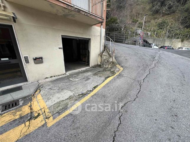 Capannone in commerciale in Salita Brasile 35