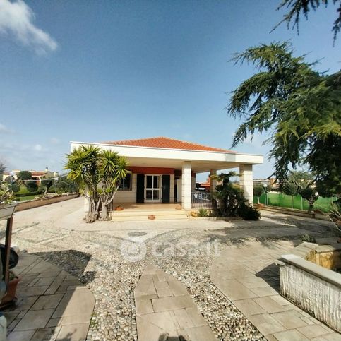 Villa in residenziale in Viale Monte Cotugno 84