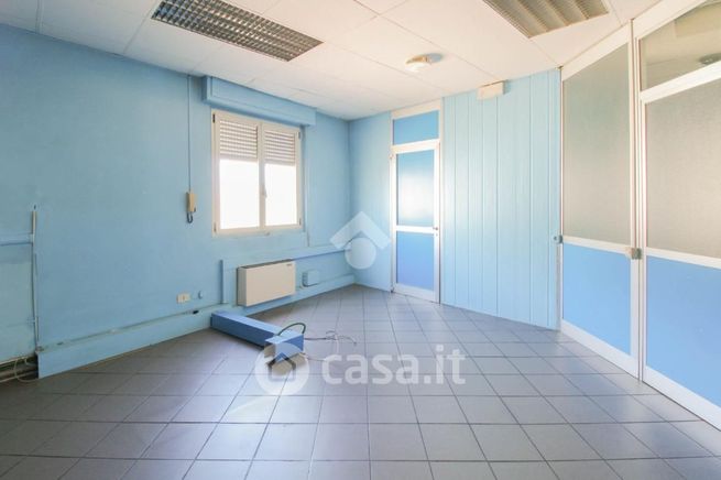Ufficio in commerciale in Via Enrico Fermi 1