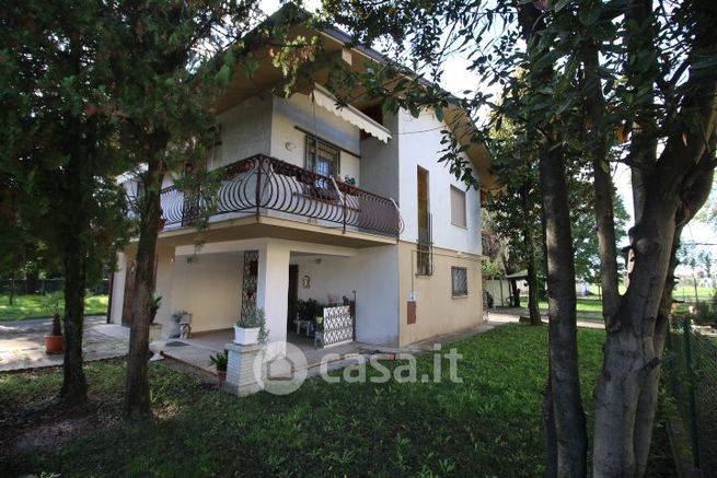 Casa indipendente in residenziale in Via Brigata Trapani