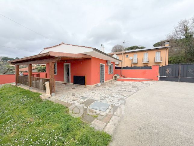 Casa indipendente in residenziale in Via dei Laghi