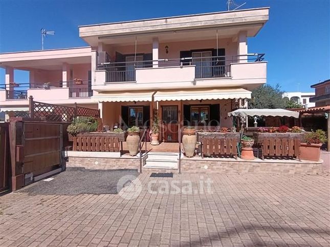 Villa in residenziale in Viale della Stazione