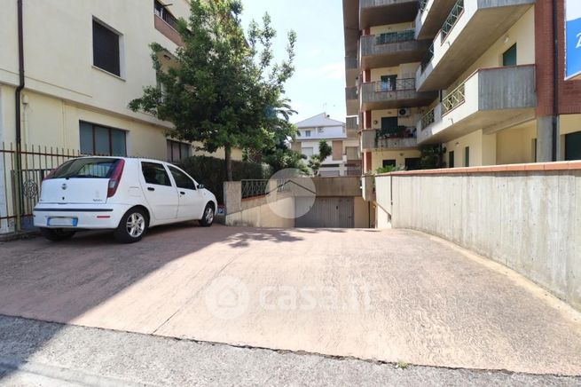 Box/posto auto in residenziale in Via Monte Zebio 15