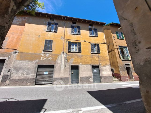 Casa indipendente in residenziale in Via Vittorio Veneto