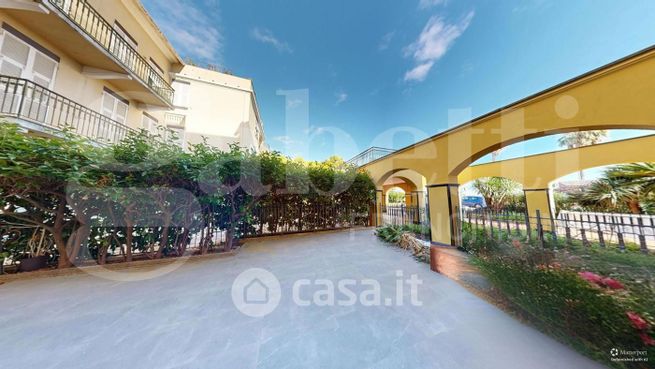 Appartamento in residenziale in Via delle Peschiere