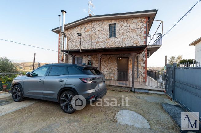 Appartamento in residenziale in Via Campania 44
