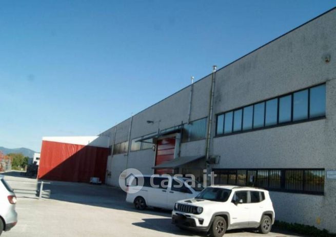 Capannone in commerciale in Via Piani di Marischio