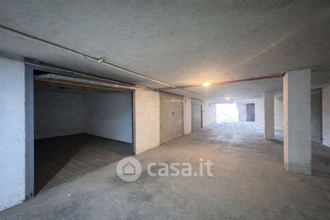 Box/posto auto in residenziale in Via Udine