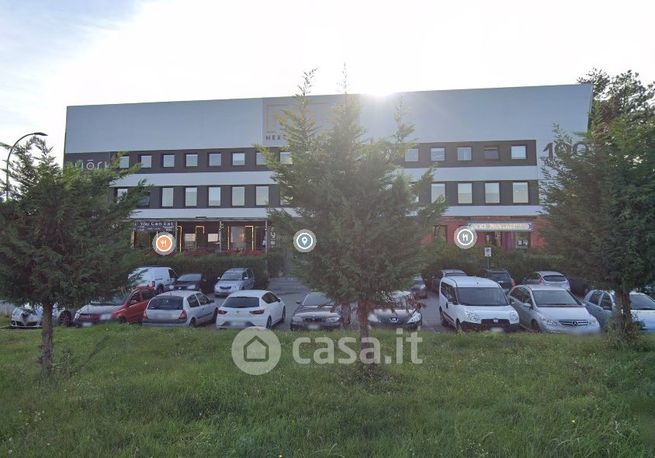 Ufficio in commerciale in Via F. Turati 111