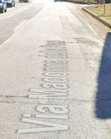 Capannone in commerciale in Via Madonna della Pace