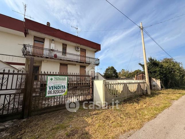 Appartamento in residenziale in Via Stromboli 1
