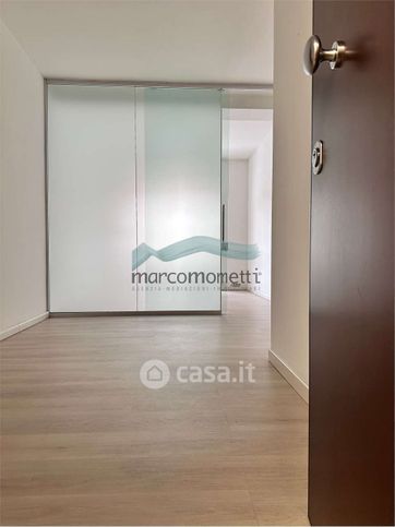 Ufficio in commerciale in 