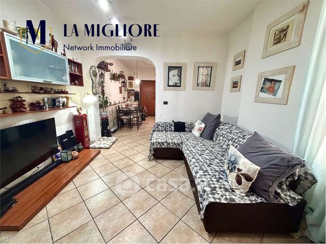 Casa indipendente in residenziale in 