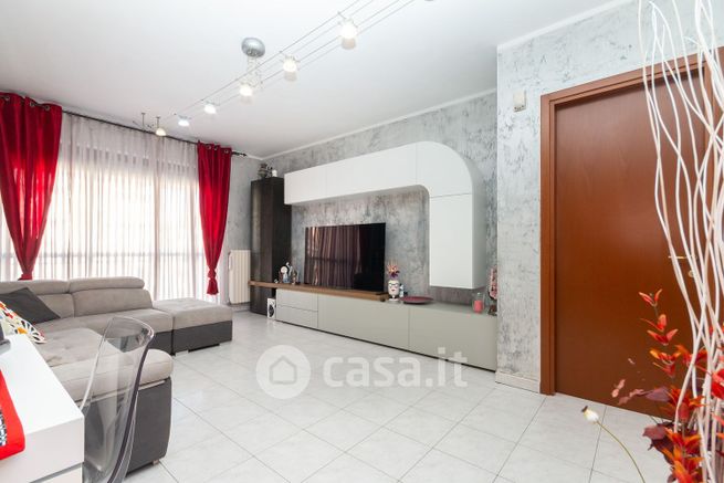 Appartamento in residenziale in Via Giacomo Leopardi 30