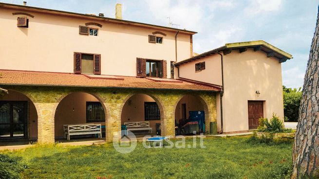 Rustico/casale in residenziale in Per la Val di Cecina