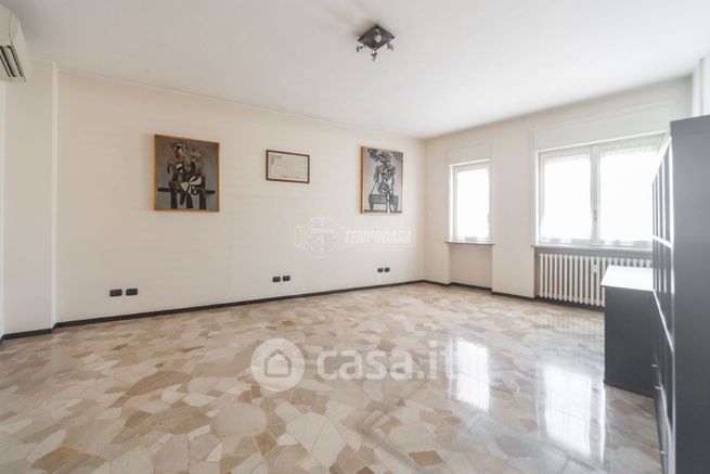 Appartamento in residenziale in Viale Regina Giovanna 36