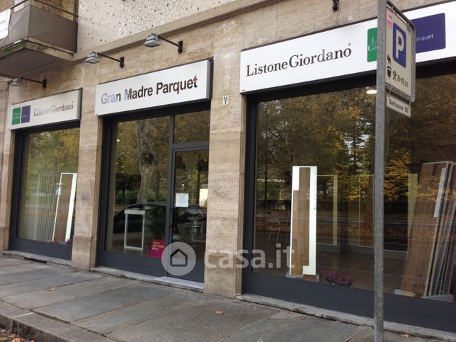 Negozio/locale commerciale in commerciale in Corso Casale 44