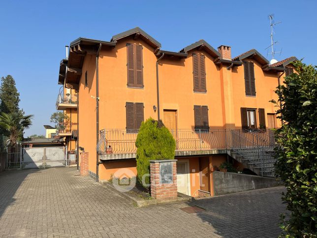 Villetta a schiera in residenziale in Via Galliate 24