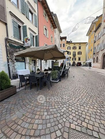 Attivitã /licenza (con o senza mura) in commerciale in 