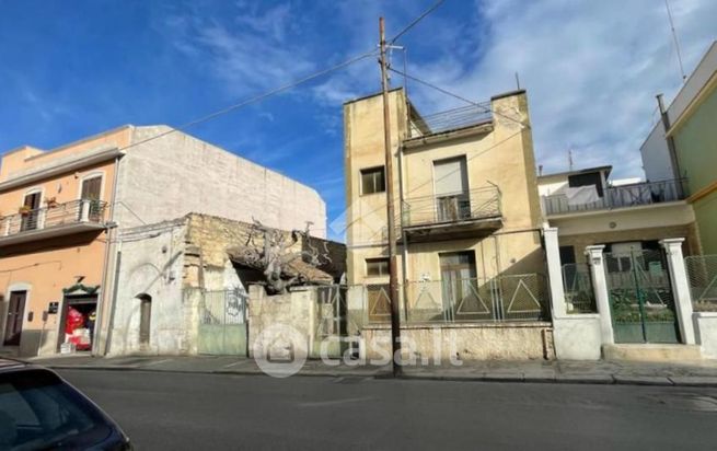 Casa indipendente in residenziale in Via Corsica 65