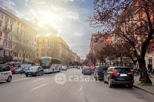 Ufficio in commerciale in Via Cola di Rienzo