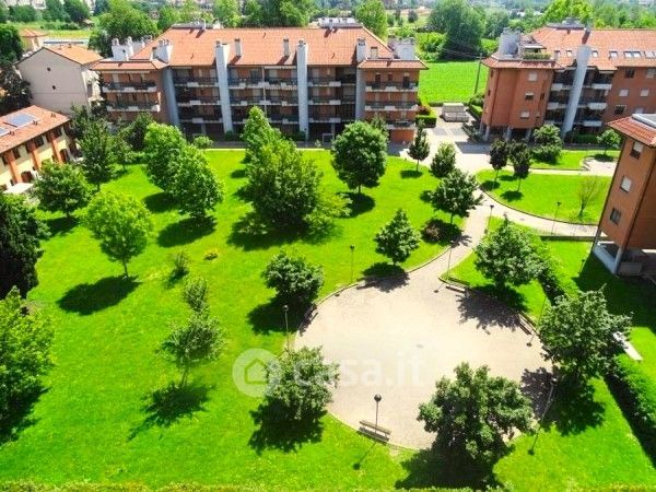 Appartamento in residenziale in Via Padana Superiore 30